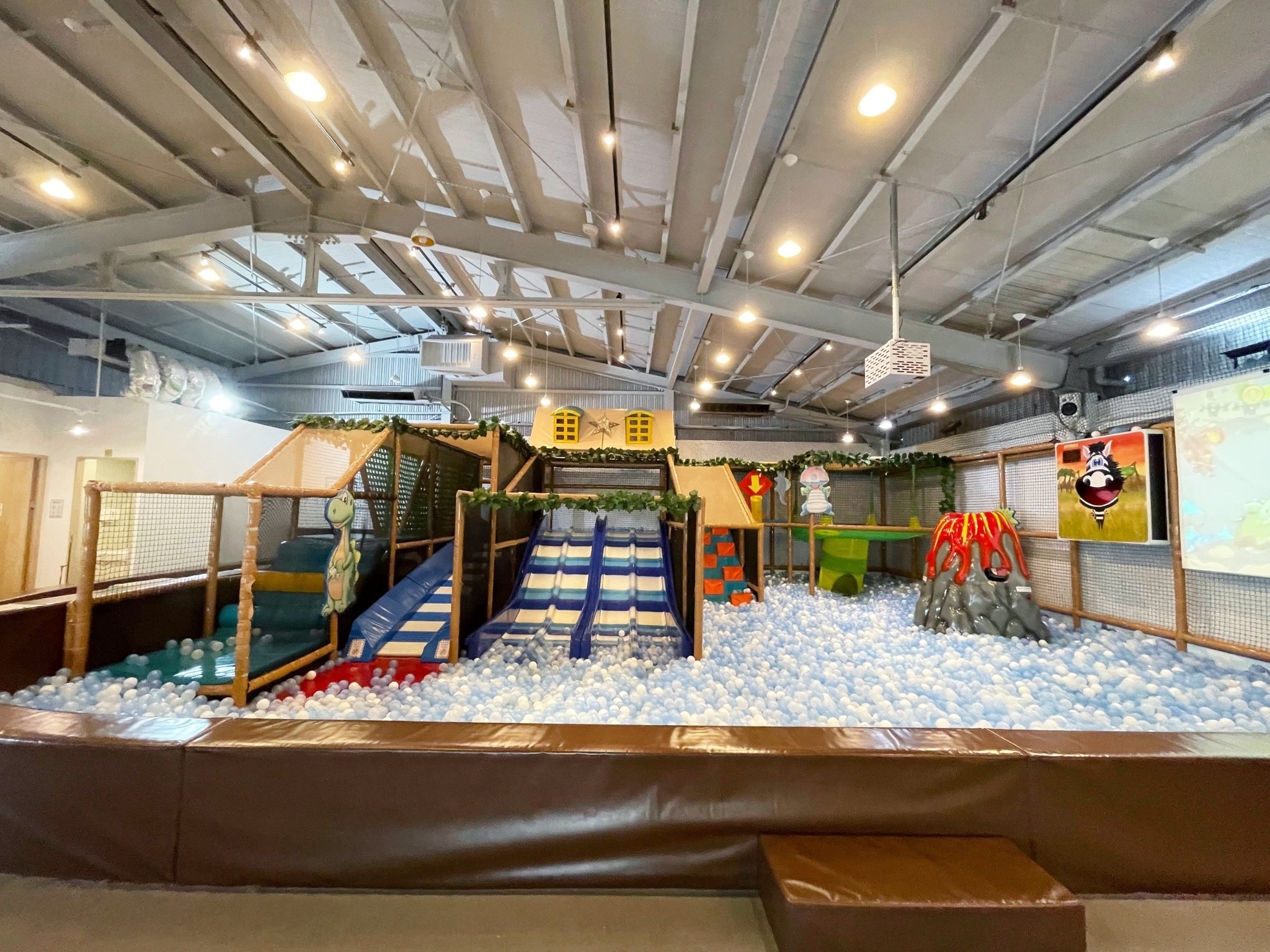 å°å³¶3.5åº¦-Island Aurora å°ä¸­åéªé¤¨