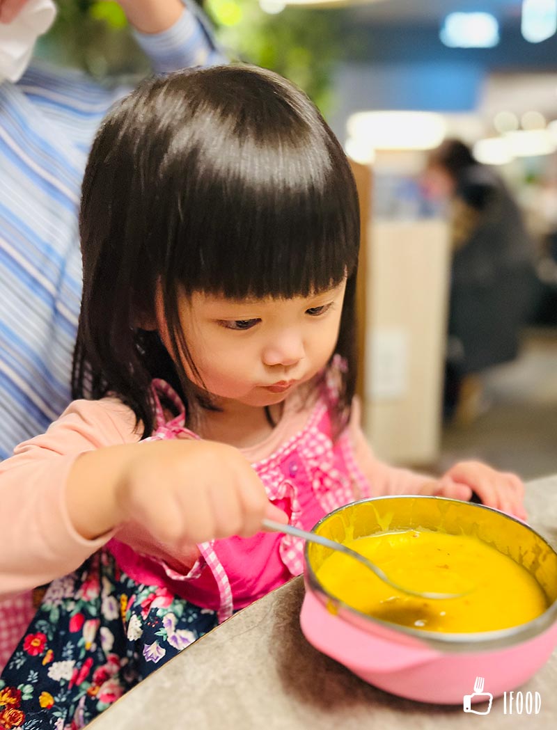 è¥¿å ¤çææå¾å°å­©çåçæ¿æ¹¯