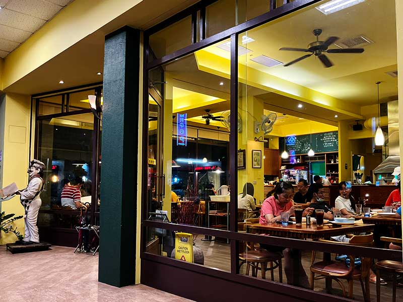 å°ä¸­ å®¢æå®¶åº­å¼ ç¾©å¤§å©é¤å»³ å¤è§