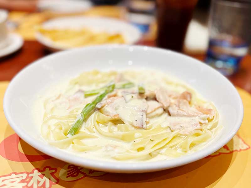 å°ä¸­ å®¢æå®¶åº­å¼ ç¾©å¤§å©é¤å»³ çç»é®­é­ç¾©å¤§å©å¯¬éºµ