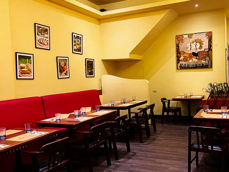 å°ä¸­ å®¢æå®¶åº­å¼ ç¾©å¤§å©é¤å»³