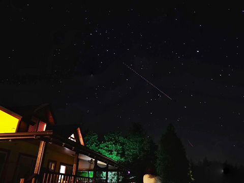 å¿æå°ç¯ æç©º